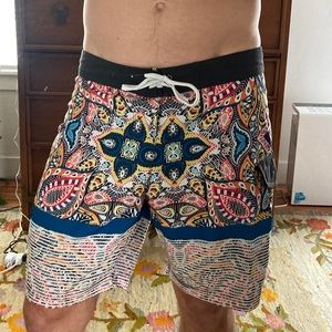 Vissla Sz 33 Shark Alley Board Shorts